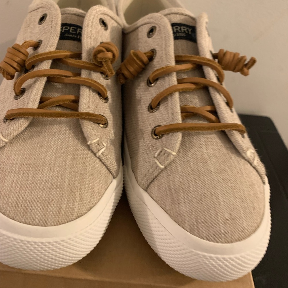 Sperry’s size 8 1/2